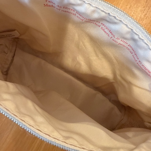 Clarinet cosmetic bag with goodies inside - Picture 7 of 8